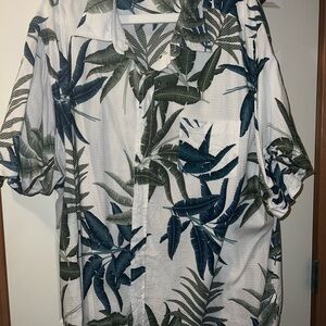 Haggar Men's Casual Button Down Shirt - Green and Blue Leaf Print